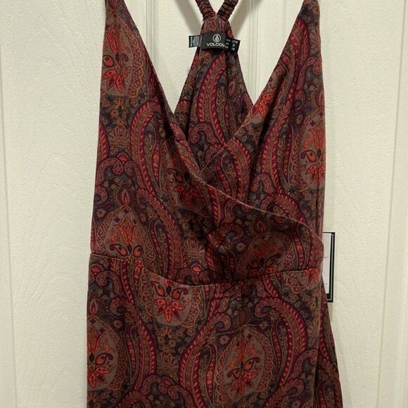 Volcom Vinyl Club Dress. Pretty Paisley print dress. NWT. Burgundy colors. Large - Picture 7 of 9